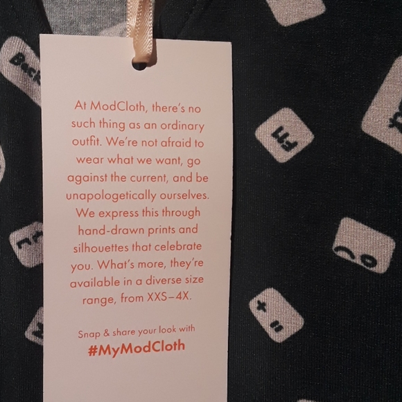 ModCloth Simple Is In Keyhole Top Green Button - Picture 6 of 8